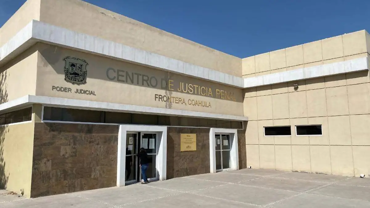 34 Vinculan a proceso judicial a contralor municipal de Monclova